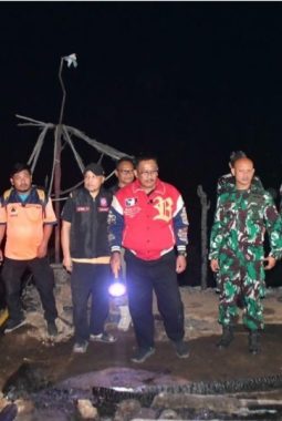 Bupati Sukabumi Gerak Cepat Tinjau Korban Kebakaran Ciptamulya, Penanganan Darurat Segera Dilakukan