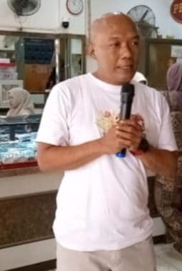 Koordinator Pasar Cibadak ,Membuka Acara HUT RI Ke-81 Dan Pemotongan Tumpeng
