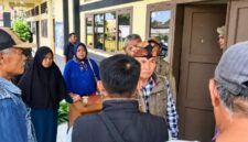 Warga Darmareja Nagrak Desak Kandang Ayam Ditutup Permanen, Keluhkan Serangan Lalat dan Bau Menyengat.(Dok - Foto)
