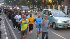 Kapolda Jawa Barat, Irjen Pol Rudi Setiawan, menggelar kegiatan lari bersama, ( Dok - Foto )