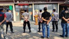 Kapolsek Cikalongwetan, AKP Deden Indrajaya, S.H., M.M., pimpin Apel ( Dok - Foto )