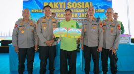 Kapolda Jawa Barat Irjen Pol Rudi Setiawan melakukan kunjungan kerja ke Kampung Cikahuripan, ( Dok - Foto )