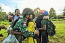 Yonif 410/Alugoro Berhasil Merebut Hati 37 OPM Kembali ke NKRI, ( Dok - Foto )
‎
