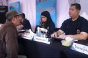 Pelayanan Kesehatan Gratis kepada Masyarakat di Car Free Day di Dago Cikapayang, ( Dok - Foto )