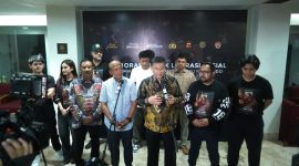 Kapolda Jabar bersama para pelaku seni, ( Dok - Foto )
