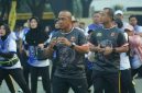 Komjen Pol. Rudi Setiawan, S.I.K., S.H., M.H., dalam kegiatan olahraga bersama, ( Dok - Foto )
