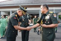 Pangdam IV/Diponegoro Dampingi Kasad Bekali Taruna Akmil, ( Dok - Foto )