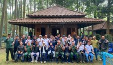 Dansatgas bersama Tim Fakultas Bio-Industri Pertanian dan Kehutanan Universitas Brawijaya, ( Dok - Foto ) 