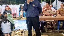 Kades Buayan Suparno saat sambutan di acara penutupan gebyar Suran