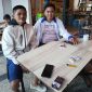 Pembina Jaringan Advokasi Rakyat Indonesia serta pembina Kantor Hukum Jurnal Keadilan, Edi Sutiyo bersama korban, ( Dok - Foto )