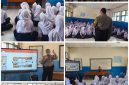 Kapolsek Cikalongwetan AKP Deden Indrajaya, S.H., M.M. bersama para siswa, ( Dok - Foto )