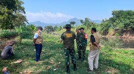 Komandan Satgas Citarum Harum 2026, Kolonel Inf Yanto Kusno Hendarto, S.H.di lokasi Sungai Citarum, (Dok - Foto )