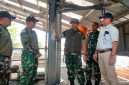 Dansatgas Citarum Harum 2026 Kol Inf Yanto Kusno Hendarto, S.H.,saat pengecekan terhadap IPAL Pabrik, ( Dok - Foto )