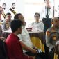 Kepala Kepolisian Daerah Jawa Barat Irjen Pol Pipit Rismanto bersama mahasiswa, ( Dok - Foto )
