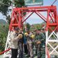 Danrem 062 / TNI Garut bersama Dandim dan Forkopimda saat peresmian jembatan,( Dok - Foto )