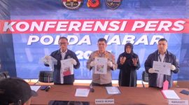 Kabid Humas Polda Jabar Kombes Pol Hendra Rochmawan S.I.K., M.H menegaskan bahwa penyidik kini tengah mendalami alur transaksi keuangan yang digunakan tersangka,( Dok - Foto )