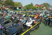 Sebanyak 1.016 unit sepeda motor, 12 unit mobil, 3 pucuk senjata api, hingga ratusan senjata tajam berhasil disita dari tangan para pelaku,( Dok - Foto )