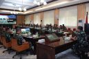 Kasdam IV/Diponegoro Brigjen TNI Mohammad Andhy Kusuma, S.Sos., M.M., M.Han., CFrA., menerima Paparan Rencana Garis Besar (RGB) Rapat Evaluasi Program Kerja dan Anggaran (Progjagar) Kodam IV/Diponegoro Semester I TA. 2026,( Dok - Foto)