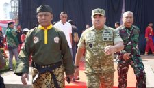 Foto dari kiri ke kanan Kasdam IV Diponegoro, ( Dok - Foto )