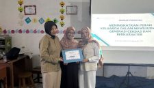 Seminar tersebut menghadirkan Dena Noor Fuzi Raswati, S.Pd. sebagai narasumber,( Dok - Foto )