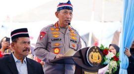 Kapolri Jenderal Listyo Sigit Prabowo melaporkan perkembangan pembangunan dan revitalisasi jembatan Merah Putih Presisi terhadap Presiden Prabowo Subianto. Sebanyak 874 jembatan sudah dibangun dan direnovasi di puluhan wilayah Polda,( Dok - Foto )