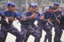 Anggota Brimob Polda Jabar dalam Yel yel,( Dok - Foto )