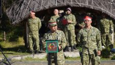 Danrem 062/Tn Kolonel Inf Dadi Sutandi, S.E., M.M., memimpin kegiatan Kirab Bendera Merah Putih sepanjang 1 kilometer serta 1000 Bendera di kawasan Gunung Papandayan, Ds. Karamat Wangi, Kec. Cisurupan, Kab. Garut, Selasa (18/08/2026),( Dok - Foto )