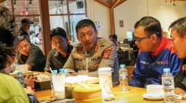 Kapolres Cimahi AKBP Moh Faruk Rozi melaksanakan kegiatan silaturahmi bersama Serikat Pekerja/Serikat Buruh (SP-SB) Kota Cimahi dan Kabupaten Bandung Barat dalam rangka mempererat komunikasi,( Dok - Foto )