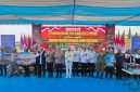 Raut bahagia terpancar dari 1.000 petani di kaki Gunung Gede Pangrango tepatnya di Kampung Maleber Desa Ciherang Kecamatan Pacet, Kabupaten Cianjur usai menerima bantuan sosial langsung dari Wakapolri Komjen Pol. Prof. Dr. H. Dedi Prasetyo, M.Hum., M.Si., M.M.,( Dok - Foto )