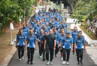 Pangdam IV/Diponegoro Mayjen TNI Achiruddin, S.E., M.Han., menjaga kebugaran sekaligus membangun semangat hidup sehat. Bersama para Pejabat Utama (PJU) Makodam, Pangdam melaksanakan olahraga bersama dengan menyusuri kawasan Kompleks Makodam, pada Selasa (18/8/2026),( Dok - Foto )
