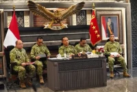 Panglima TNI Jenderal TNI Agus Subiyanto melaksanakan _Video Teleconference_ (VTC) dengan _Chief of Defence Force Australian Defence Force_ (CDF ADF) Admiral Mark Hammond, Kamis (20/8/2026), ( Dok - Foto )