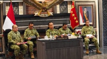 Panglima TNI Jenderal TNI Agus Subiyanto melaksanakan _Video Teleconference_ (VTC) dengan _Chief of Defence Force Australian Defence Force_ (CDF ADF) Admiral Mark Hammond, Kamis (20/8/2026), ( Dok - Foto )