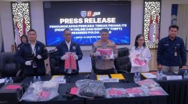 Tim Subdit III Ditressiber Polda Jawa Barat berhasil membongkar praktek penipuan online dan penyalahgunaan identitas (identity theft) jaringan 'Pancasona Family',( Dok - Foto )