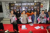 Polres Garut mengungkap dugaan tindak pidana perikanan berupa penyalahgunaan pendistribusian Benih Bening Lobster (BBL) secara ilegal di wilayah Kabupaten Garut. Sabtu (22/08/26), ( Dok - Foto )