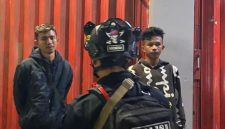 Dalam rangka menjaga keamanan dan ketertiban masyarakat (Harkamtibmas), 1 Regu SPP (Satuan Penindak Perusuh) Batalyon A Pelopor Satbrimob Polda Jabar melaksanakan patroli di wilayah Kabupaten Bandung hingga Kabupaten Sumedang pada Senin dini hari,( Dok - Foto )