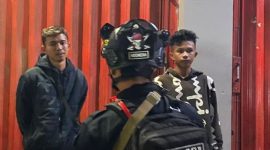 Dalam rangka menjaga keamanan dan ketertiban masyarakat (Harkamtibmas), 1 Regu SPP (Satuan Penindak Perusuh) Batalyon A Pelopor Satbrimob Polda Jabar melaksanakan patroli di wilayah Kabupaten Bandung hingga Kabupaten Sumedang pada Senin dini hari,( Dok - Foto )