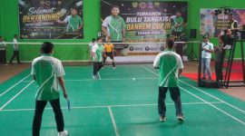 Komandan Korem 062/Tarumanagara, Kolonel Inf Dadi Sutandi SE, M.M., secara resmi membuka Open Turnamen Bulutangkis Danrem 062/Tn Cup III Tahun 2026 yang berlangsung di Sport Center Maung Korem 062/TN, Jalan Baratayudha, Kabupaten Garut, Selasa (25/8/2026),( Dok - Foto )