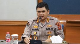 Kabid Humas Polda Jabar Kombes Pol. Hendra Rochmawan, S.I.K., M.H. mengimbau masyarakat agar tidak mudah terprovokasi oleh informasi maupun ajakan mobilisasi yang beredar di media sosial, terutama yang belum jelas sumber dan kebenarannya,( Dok - Foto )