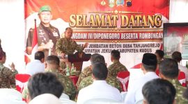 Pangdam IV/Diponegoro Mayjen TNI Achiruddin, S.E., M.Han., meresmikan pengoperasian jembatan yang menghubungkan Desa Tanjungrejo dengan Desa Klaling tersebut. Peresmian ditandai dengan penandatanganan prasasti dan disaksikan Bupati Kudus Dr. Ars. Sam’ani Intakoris, S.T., M.T., jajaran Forkopimda, pejabat Kodam IV/Diponegoro, serta masyarakat,( Dok - Foto )