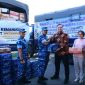 Lanud Husein Sastranegara menyalurkan bantuan kemanusiaan untuk meringankan beban masyarakat yang membutuhkan. Bantuan yang disalurkan berupa 14.400 botol air mineral serta sekitar 1,5 ton bantuan lainnya, yang terdiri atas makanan dan pakaian bekas layak pakai. Bantuan tersebut selanjutnya akan didistribusikan kepada masyarakat terdampak bencana di wilayah NTT, melalui Lanud Halim Perdanakusuma Jakarta, Kamis (3/9/2026),( Dok - Foto )