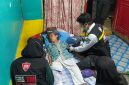 Sinergi dan respon cepat diperlihatkan oleh aparatur wilayah dan tim medis dalam menangani warga yang membutuhkan pertolongan darurat. Layanan ambulans Public Safety Center (PSC) 119 Dinas Kesehatan Kota Sukabumi berhasil mengevakuasi seorang warga lanjut usia (lansia) dalam kondisi tidak sadarkan diri, Rabu (23/9/2026) sore,( Dok - Foto)