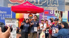 Divisi Humas Polri menggelar sosialisasi hak untuk tahu di tengah car free day (CFD) Jalan Sudirman, Jakarta Selatan, Minggu (27/9/2026) pagi,( Dok - Foto ).