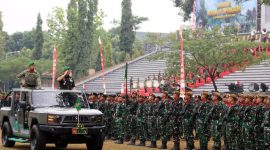 Pangdam IV/Diponegoro Mayjen TNI Achiruddin, S.E., M.Han., memimpin Upacara Peringatan HUT ke-76 Kodam IV/Diponegoro di Lapangan Parade, Kompleks Makodam, Jumat (9/10/2026),( Dok - Foto )