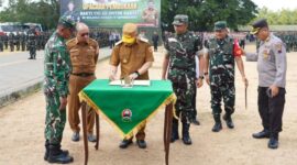 Irdam IV/Diponegoro Brigjen TNI Denny Marantika, M.Han., menghadiri pembukaan Bakti TNI AD untuk Rakyat Wilayah Kodam IV/Diponegoro TA 2026 yang dibuka langsung oleh Gubernur Jateng Komjen Pol. (Purn.) Drs. Ahmad Luthfi, S.H., S.St.M.K., di Alun-alun Banyumas, Jumat (16/10/2026),( Dok - Foto )