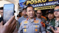 Kapolda Jateng Irjen Pol. Roy Hardi Siahaan, mengupayakan dukungan helikopter untuk water bombing serta berkoordinasi dengan BNPB dan BMKG terkait langkah penanganan lanjutan, termasuk kemungkinan modifikasi cuaca,( Dok - Foto )