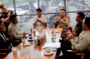 Kapolres Cimahi AKBP Endy Desianto, S.E., S.I.K., M.Pd., merangkul berbagai elemen mahasiswa dalam kegiatan silaturahmi dan dialog bersama yang digelar di Kopi Insight, Jalan Pesantren No. 02, Kelurahan Cibabat, Kecamatan Cimahi Utara, Kota Cimahi, Selasa (27/10/2026),( Dok - Foto )