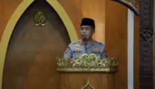 Kepolisian Daerah Jawa Barat (Polda Jabar) menggelar kegiatan Shalat Jumat Keliling sebagai upaya mempererat silaturahmi serta meningkatkan kedekatan antara Polri dengan masyarakat. Kegiatan tersebut dilaksanakan pada Jumat (30/10/2026),( Dok - Foto )